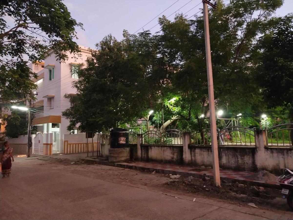 Mayurapriya Inn チェンナイ エクステリア 写真