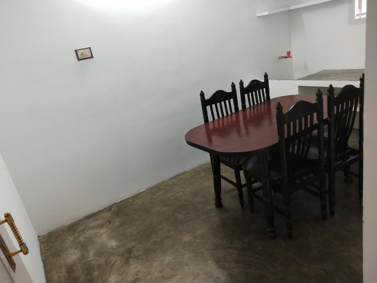 Mayurapriya Inn チェンナイ エクステリア 写真